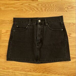 Aritzia The '90s Ricci Denim Skirt in Black Eyeliner Size 27
